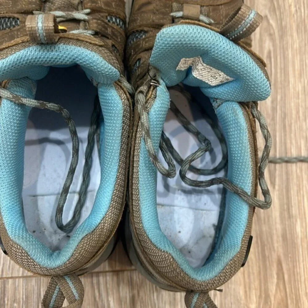 Keen Women's Voyagur Brown Hiking Shoes with Blue Interior size 8 missing insole